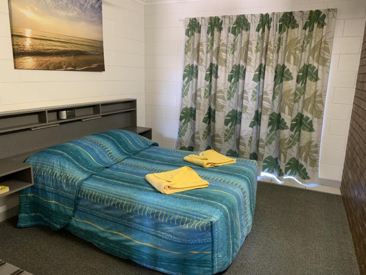 Sandpiper Motel Grasstree Beach Bagian luar foto